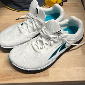 Altra Escalante perfect condition